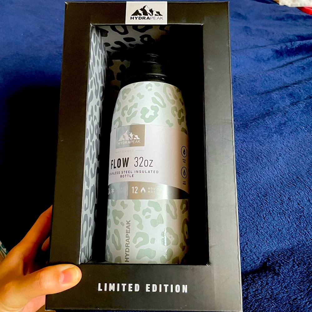 Hydrapeak 32 oz Teal/White Leopard print (Limited ed.)